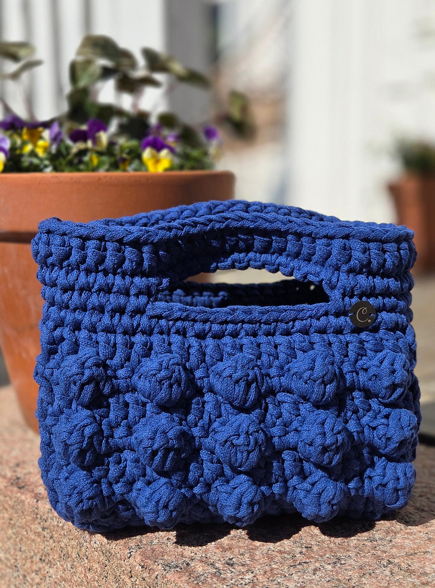 Chunky bubbles Bright blue Large